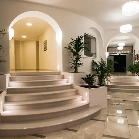 San Pietro 4*